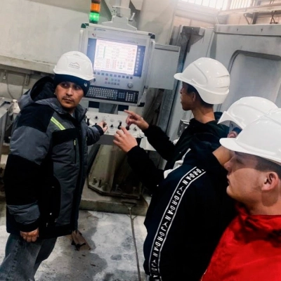 Учалинский центр «Семья» в партнерстве с ООО «УралТаш» провели профориентационную экскурсию для школьников